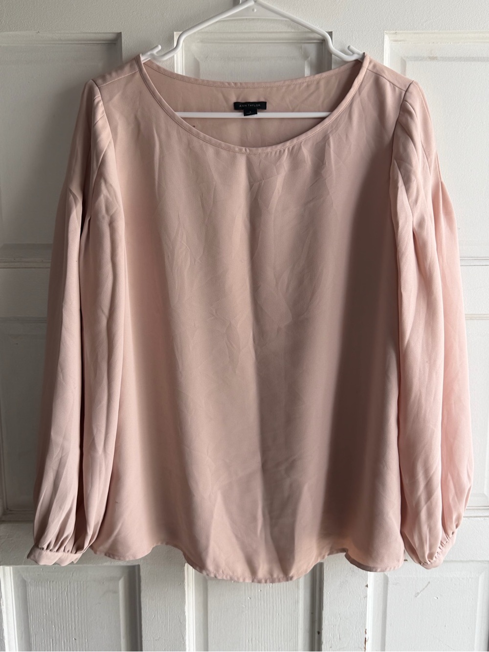 Ann Taylor  Light Blush Pink Long Sleeve Scoop Neck Blouse